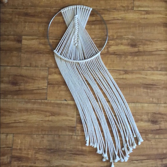 Macramé wall hanging - Picture 3 of 5